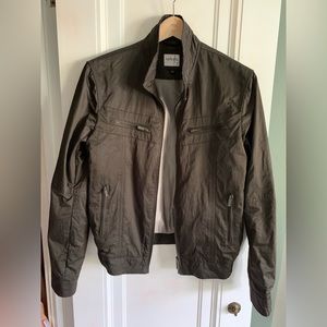 Armani Collezioni Men’s Water Repellant Rain Jacket. (Size 40)